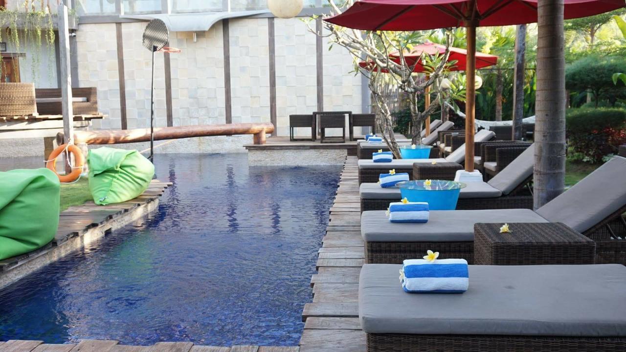 Pipe Dream Villas Resort Kuta  Exteriör bild