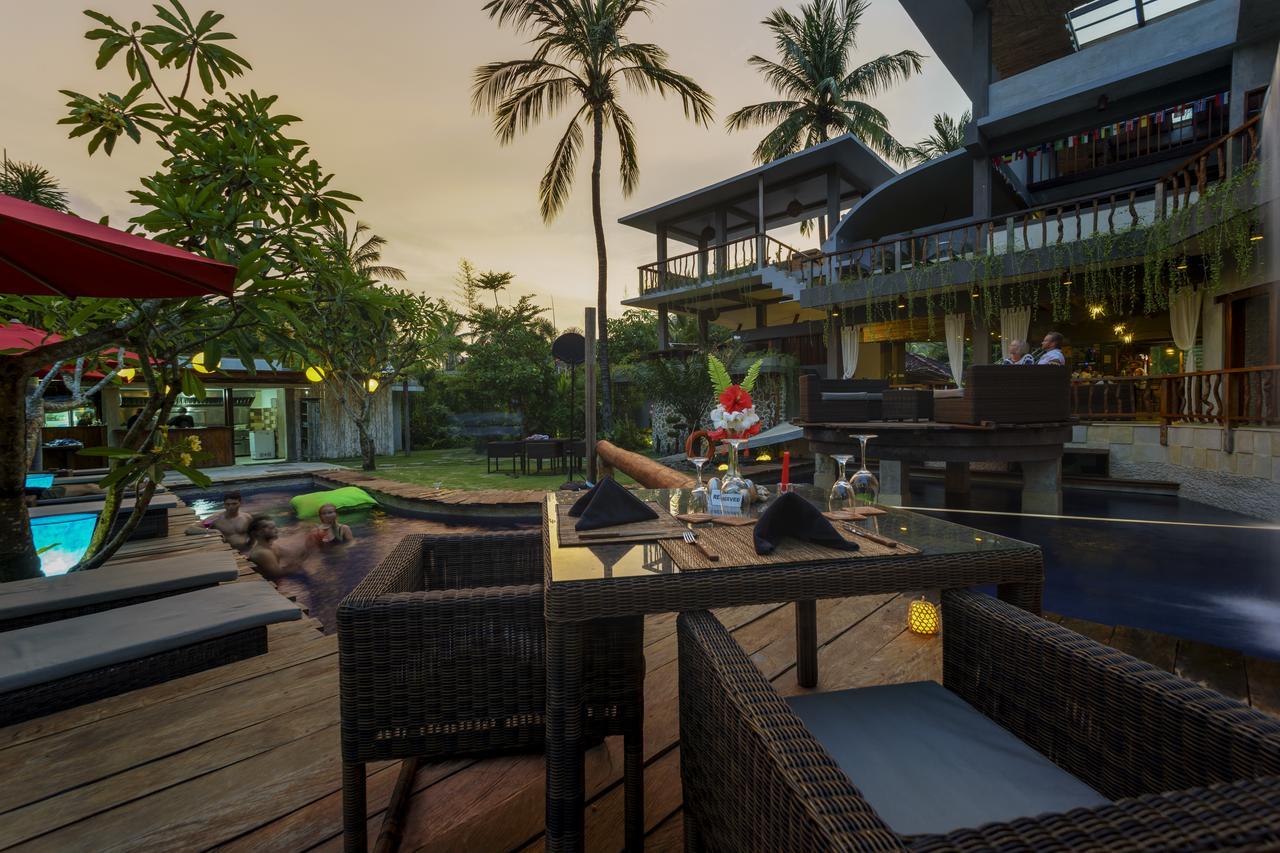 Pipe Dream Villas Resort Kuta  Exteriör bild