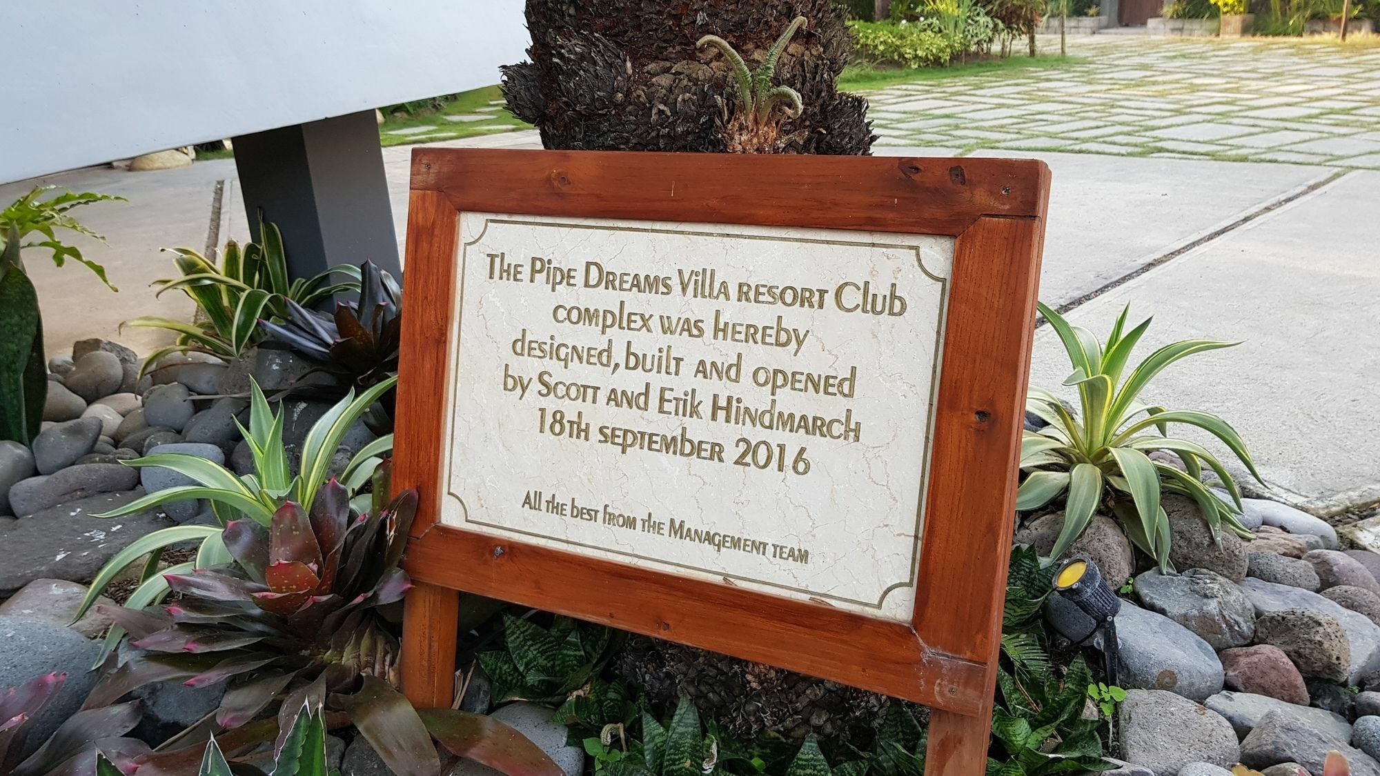 Pipe Dream Villas Resort Kuta  Exteriör bild